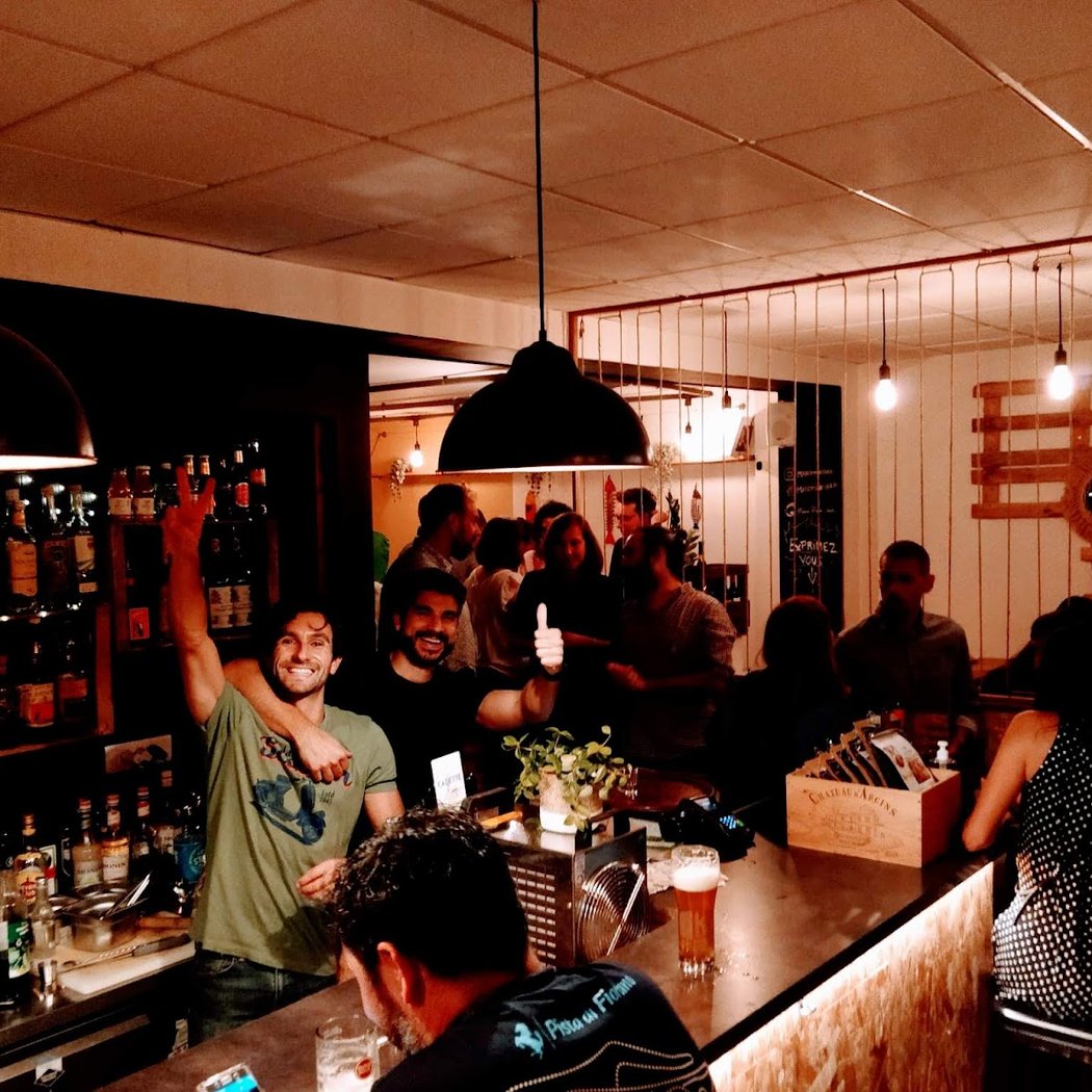 Mano Mano bar 2